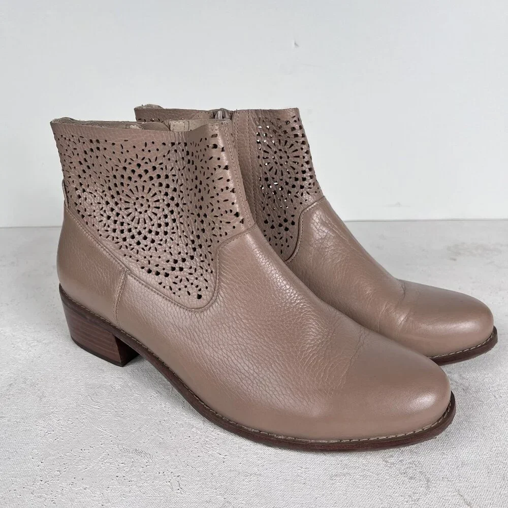 Vionic Luciana Perforated Dreamcatcher Chunky Ankle Heel Womens 10‎